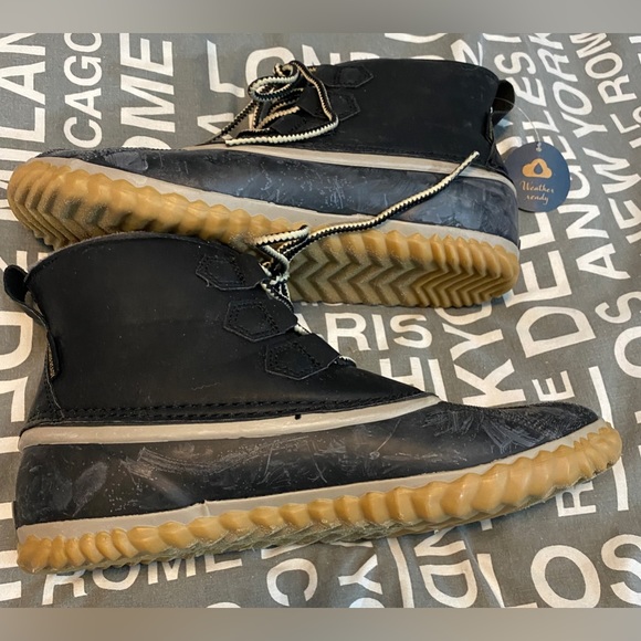 Jambu (JBU) new with tags, rubber duck books. - Picture 6 of 10